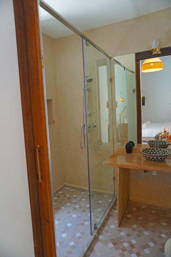 Dar Fama Bed & Breakfast เทโทอัน ภายนอก รูปภาพ