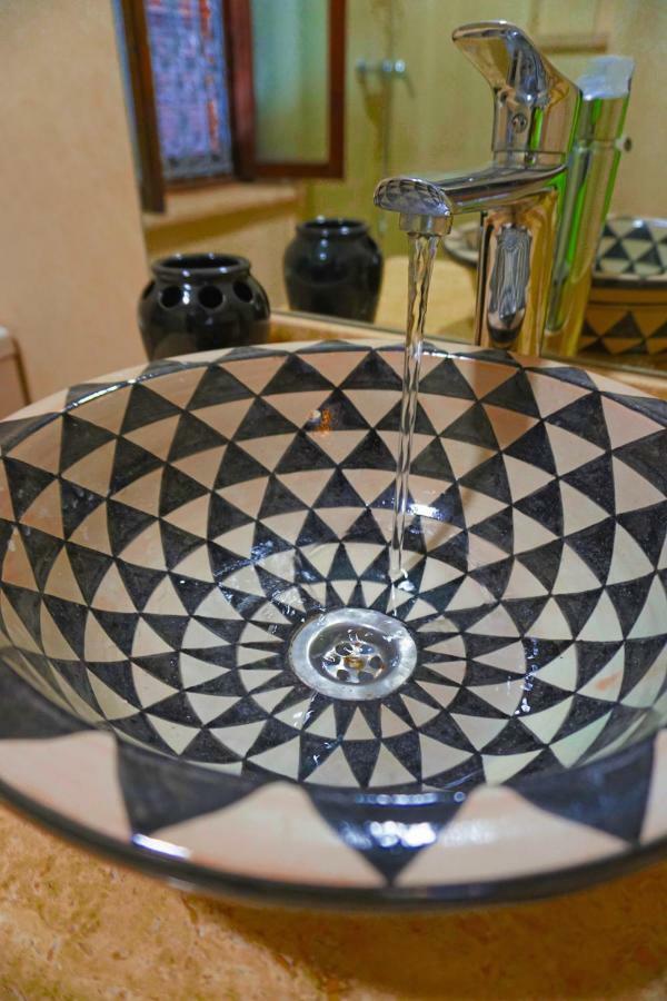 Dar Fama Bed & Breakfast เทโทอัน ภายนอก รูปภาพ